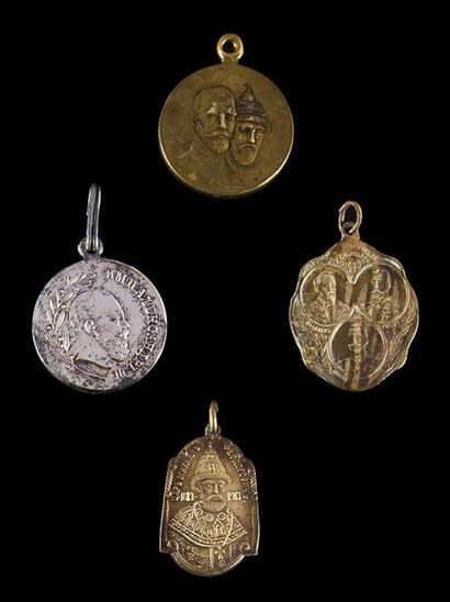 null Ensemble de quatre médailles commémoratives: Souvenir de la mort de l'empereur...