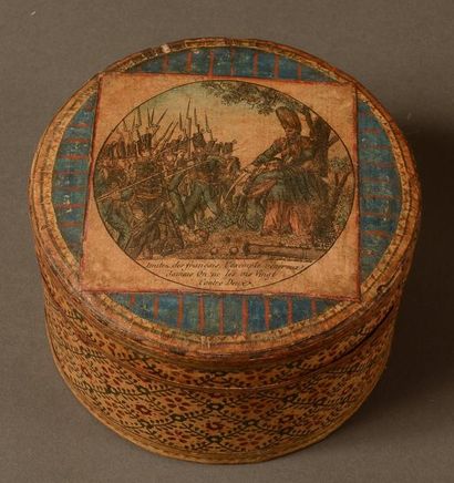 null Boîte cylindrique, début du XIXe siècle, gainée d'un papier peint à décor de...