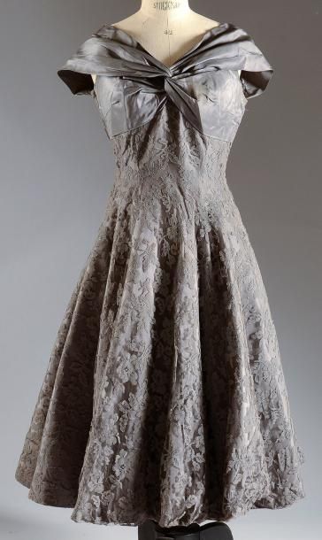 OLDRIC ROYCE New-York Robe du soir, vers1950-1960, en dentelle mécanique et taffetas...