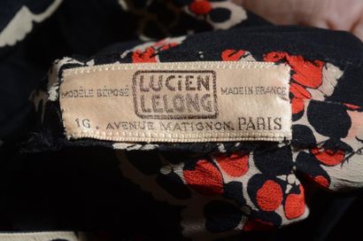 Lucien Lelong Robe du soir longue en crêpe de soie noir imprimé d'un semis de bouquets...