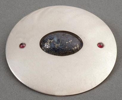 Martin ZAREMSKY Une importante broche en argent de forme ovale sertie d'un cabochon...