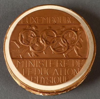 1960. Rome Médaille du ministère de l?éducation physique pour les XVIIème Jeux Olympiques....