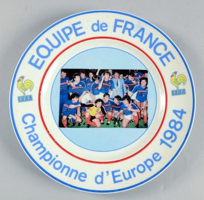 null Assiette commémorative de la victoire de l?équipe de France aux Championnats...