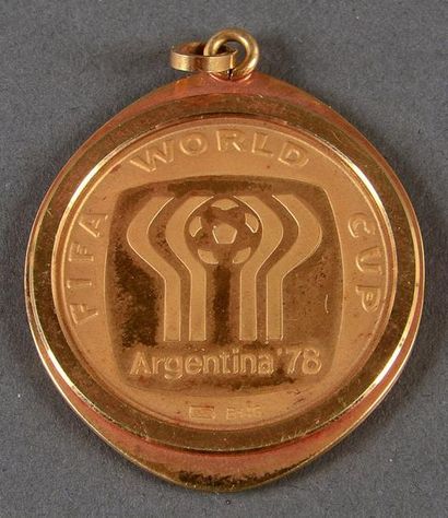 null Médaille en or. Poids: 24 gr. Commémorative de la Coupe du Monde 1978 en Argentine...