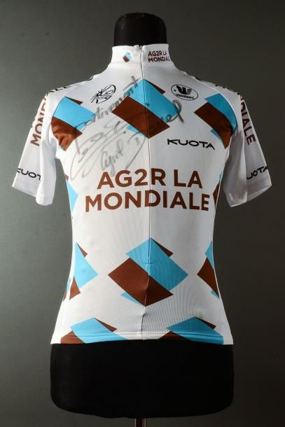 null Maillot officiel de Cyril Dessel avec l?équipe AG2R La Mondiale porté sur le...