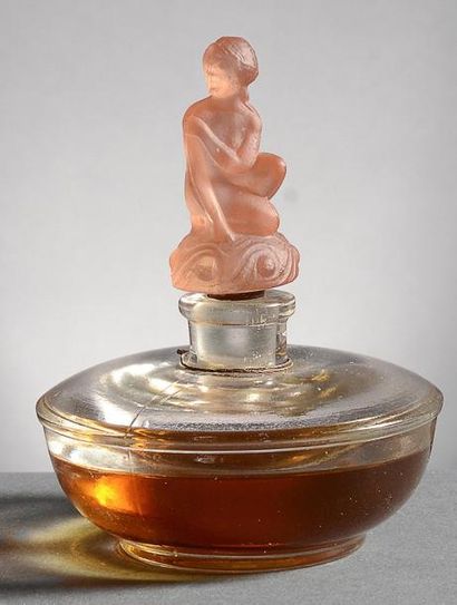 Julien Viard - (1883-1938) Flacon conçu pour un parfumeur non identifié en verre...