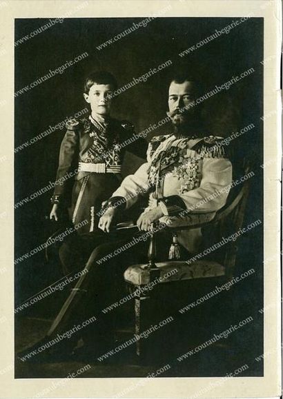 null Nicolas II, empereur de Russie. Portrait photographique, le représentant en...