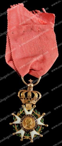 null Legion d'Honneur. Belle étoile d'officier de la Légion d'Honneur en or du 4e...