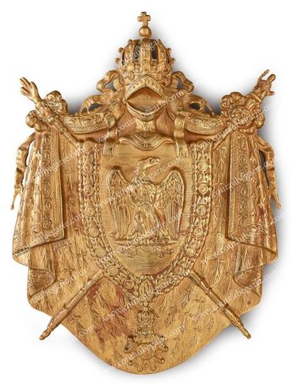 null Plaque de sabretache d'officier en laiton dore repoussé, à décor des grandes...