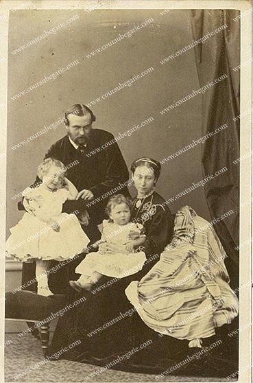 null Louis IV, grand-duc de Hesse Darmstadt (1837-1892) et son épouse la princesse...