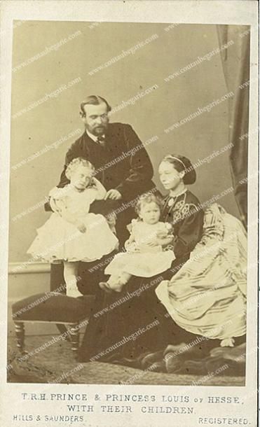 null Louis IV, grand-duc de Hesse Darmstadt (1837-1892) et son épouse la princesse...