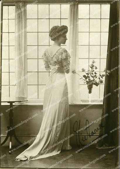null Victoria, princesse de Grande-Bretagne (1868-1935). Portrait photographique,...