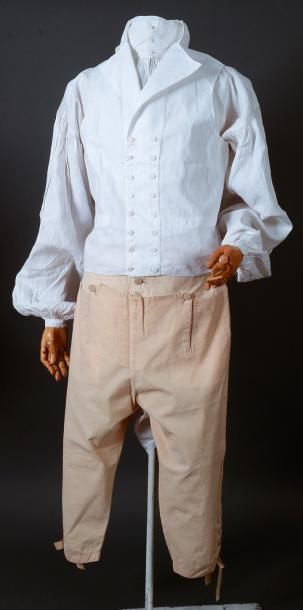 null Rare chemise d'homme, seconde moitié du XVIIIe siècle, en toile de lin, coupe...