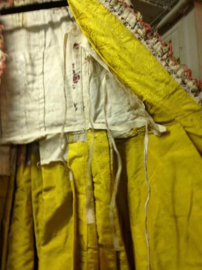 null Robe à la française, époque Louis XVI, toile de coton imprimée à la planche...
