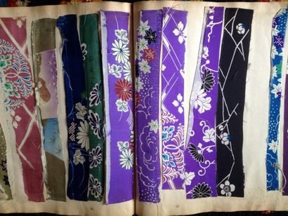 null Album d'échantillons de soieries imprimées et façonnées, Japon fin du XIXe siècle,décors...