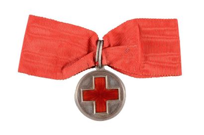 null Insigne de la Croix-Rouge pour la guerre Russo- Japonaise (1904-1905). En argent...