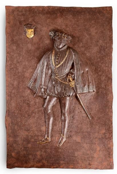 null Portrait de Charles IX en pied. Plaque en fer repoussé et ciselé à rehauts or....