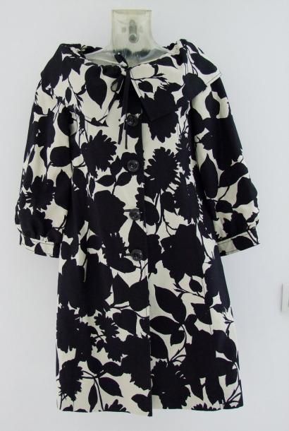 MOSCHINO Manteau en coton et lin mélangé imprimé noir et blanc à larges motifs florals,...