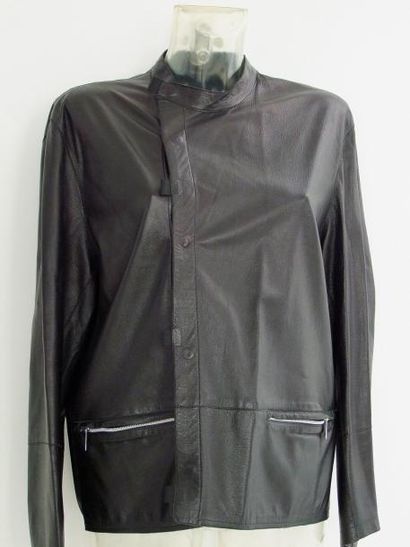 Emporio ARMANI Blouson en cuir exceptionnel noir, fermeture latérale avec pressions,...