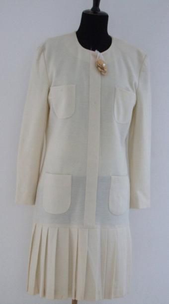 ESCADA Robe en laine 100%, couleur ivoire, encolure ronde, quatre poches plaquées,...