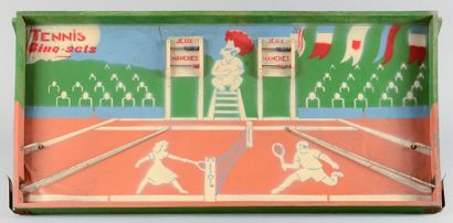 null Rare Jeu. «Tennis Cinq - Sets». Vers 1950.Dimensions 40 x 80 cm.