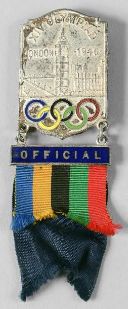 null 1948. Londres. Badge «Official» du Comité National Olympique. En métal argenté...