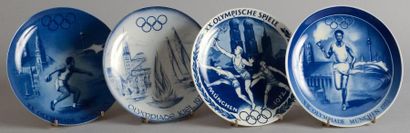 null 1972. Munich. Ensemble de 4 assiettes commémoratives des Jeux Olympiques dont...