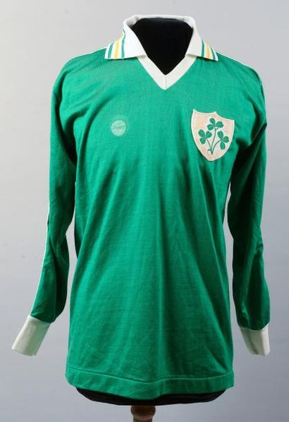 null Maillot porté par Chris Hugton n°18 avec l'équipe nationale d'Irlande lors de...