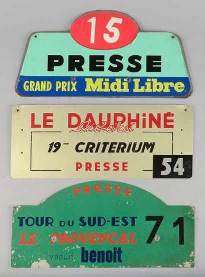 null Ensemble de 3 plaques en tôle du Service Presse pour le 19ème Dauphiné Liberé,...
