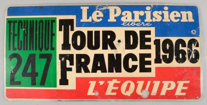 null Plaque officielle de voiture, service technique sur le Tour de France 1966....