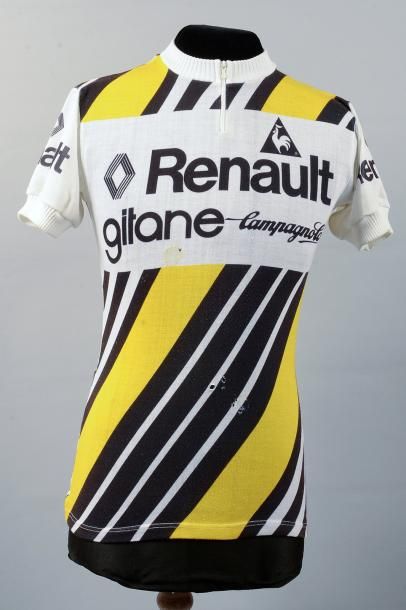 null Lot de 3 maillots officiels portés par des coureurs de l'équipe Renault pour...