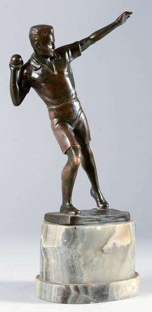 null Sculpture en bronze sur socle marbre «Le lanceur de poids». Patine bronze. Ca...
