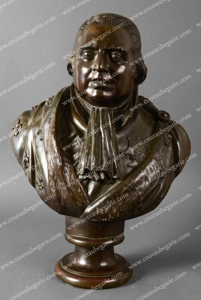 null Louis XVIII, roi de France. Important buste en bronze, représentant le roi de...