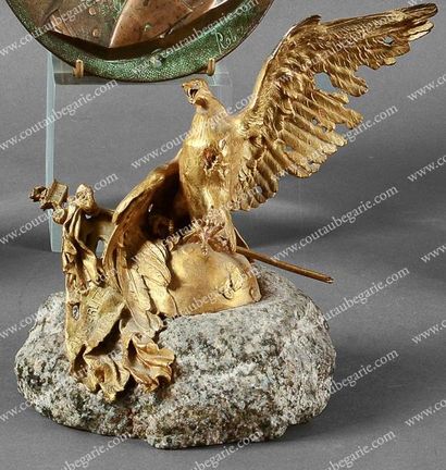 GEROME Jean-Léon (1824-1904), d'après L'Aigle de Waterloo. Bronze doré sur socle...