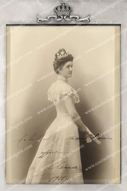 null Hélène, reine d'Italie, née princesse de Monténégro (1873-1952). Portrait photographique...
