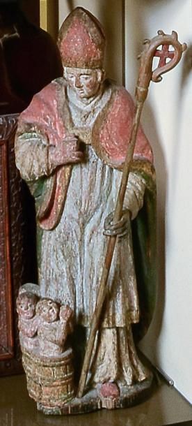 null Saint Nicolas en bois sculpté polychrome. XVIIIe siècle Accidents, une main...