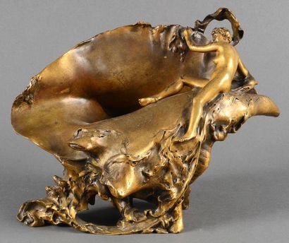 Auguste LEDRU (1860- 1902) Coquille Gallièra. Epreuve en bronze doré. Susse Frères...