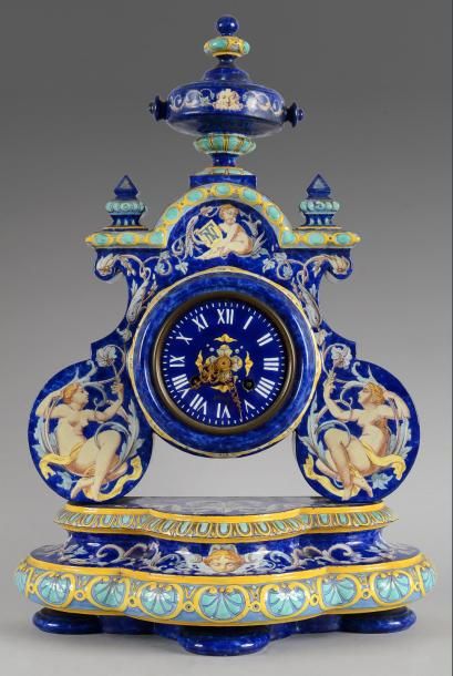 Auguste JEAN, XIXe siècle Pendule en céramique bleue et motifs de style renaissance...