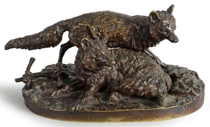 Pierre-Jules Mene (1810-1879) Le couple de renards Bronze à patine brune. 9 x 16...