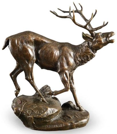 Prosper LECOURTIER (1855-1925) Cerf bramant Bronze à patine brune, signé sur la terrasse,...