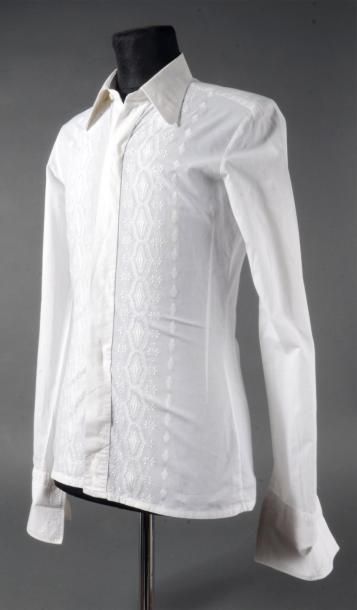null Brant, Mike Chemise brodée accompagnant le smoking Chemise blanche coton à broderie...
