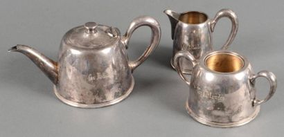 null Baker, Joséphine Service à thé en métal argenté (Théière, sucrier et pot à lait)...