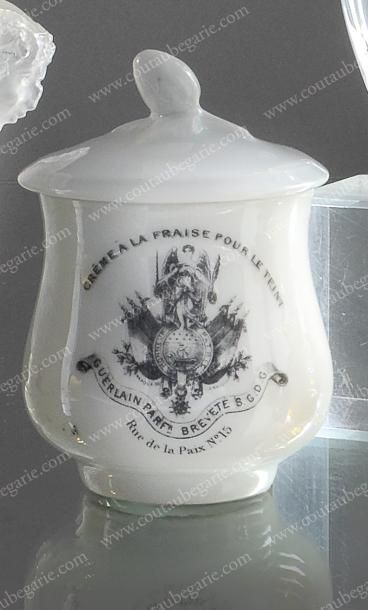Guerlain «Crème à la Fraise pour le Teint» - (1860) Rare pôt de crème en porcelaine...
