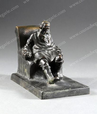 ZELIKSON Serge (1890-1966) Léon Tolstoï assis dans un fauteuil. Bronze à patine brune,...
