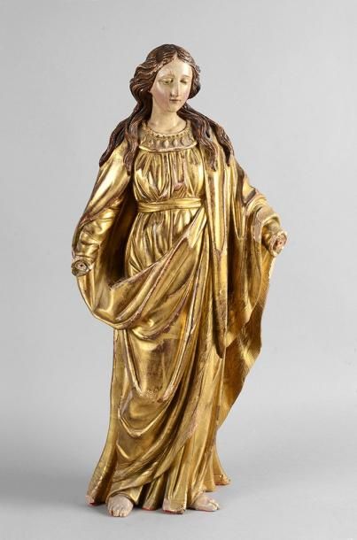 Sainte femme en pied en bois sculpté et doré...