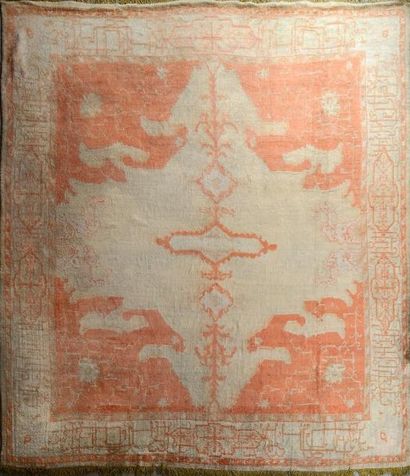 Smyrne Important tapis en laine rose et beige...