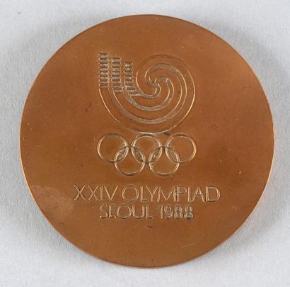 null 1988. Séoul. Médaille officielle de participant. En bronze. Diamètre 60 mm.