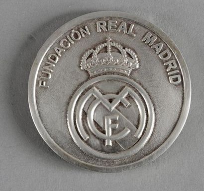 null Médaille du Real Madrid pour l'inauguration du Stade Santiago Bernabeu le 14/12/1947....