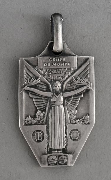 null Médaille officielle de la FIFA attribuée à Guillermo Stabile (1905-1966) pour...