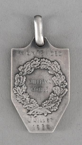 null Médaille officielle de la FIFA attribuée à Guillermo Stabile (1905-1966) pour...
